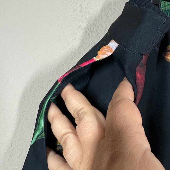 Chico's 3.5 / 18 Floral Wide Pants Black Elastic Waist Pull On Side Pocket - Picture 6 of 10